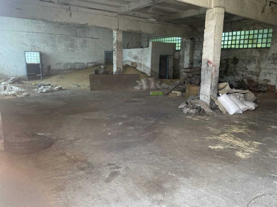 Промислово-технічна база (АТП) 679,7 м² на ділянці 37 соток