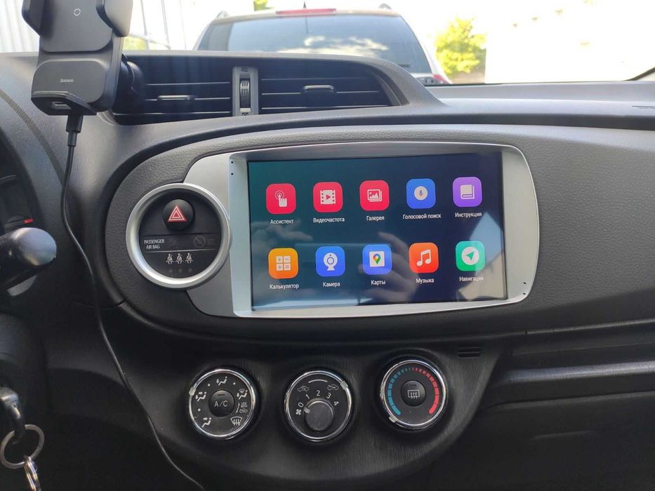Штатная Магнитола Toyota Yaris 4GB/64GB QLED процессор 8 ядер
