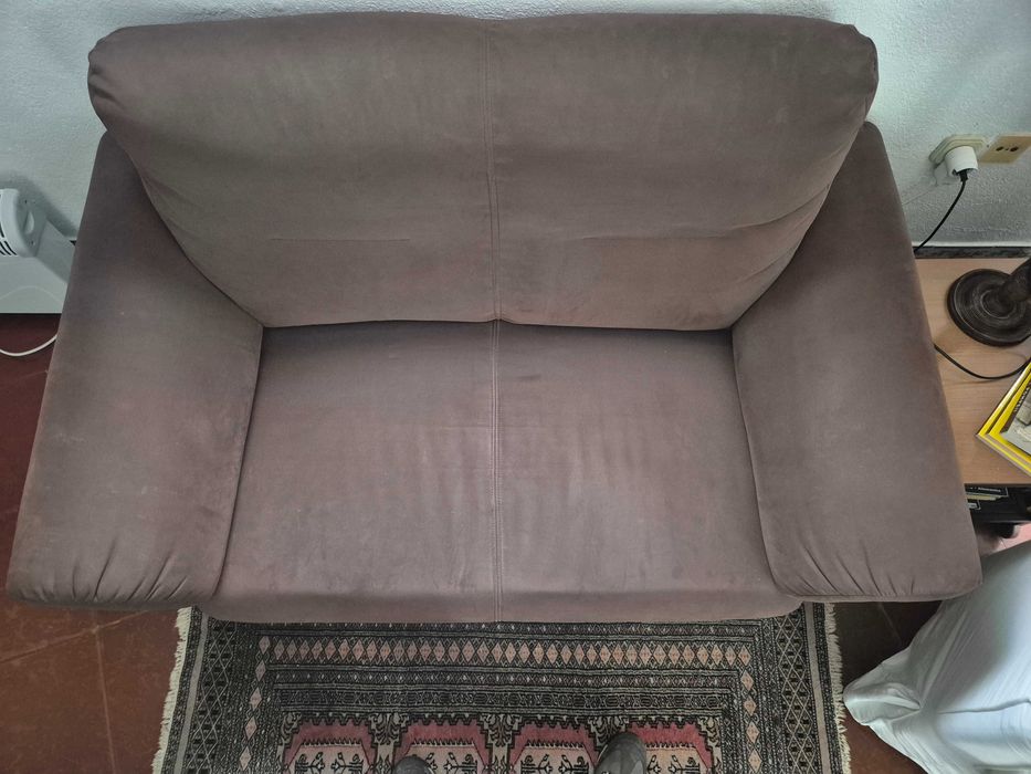 Sofá de 2 lugares (tecido "soft touch")