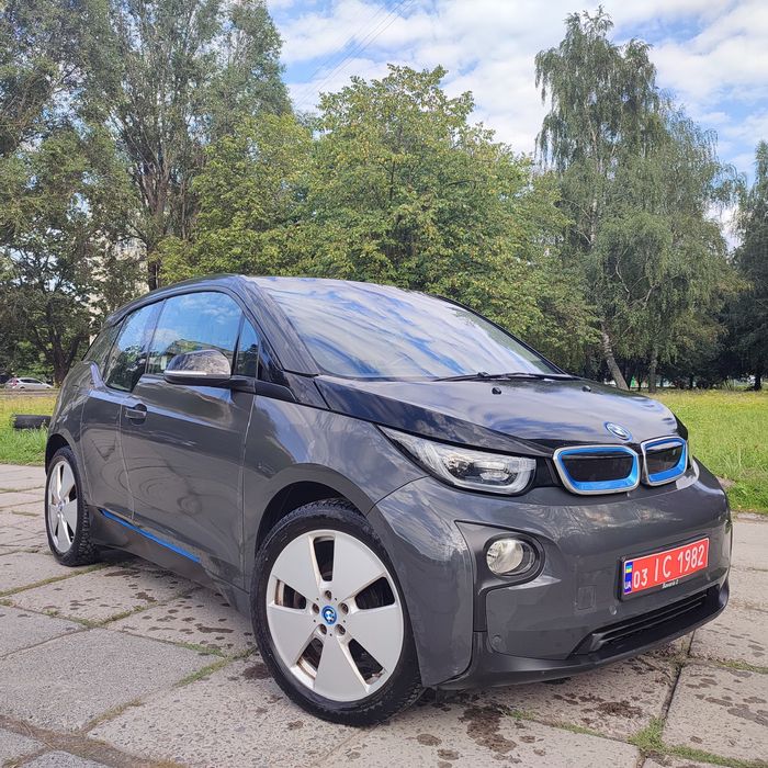 Автомобіль BMW I3