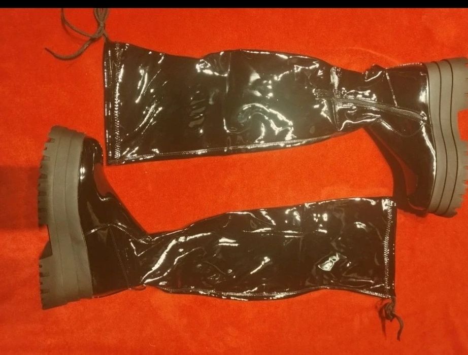 Czarne lakierowane muszkieterki na platformie rozm 41