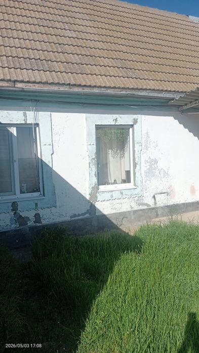 Будинок, та земельна ділянка в с. Роксолани
