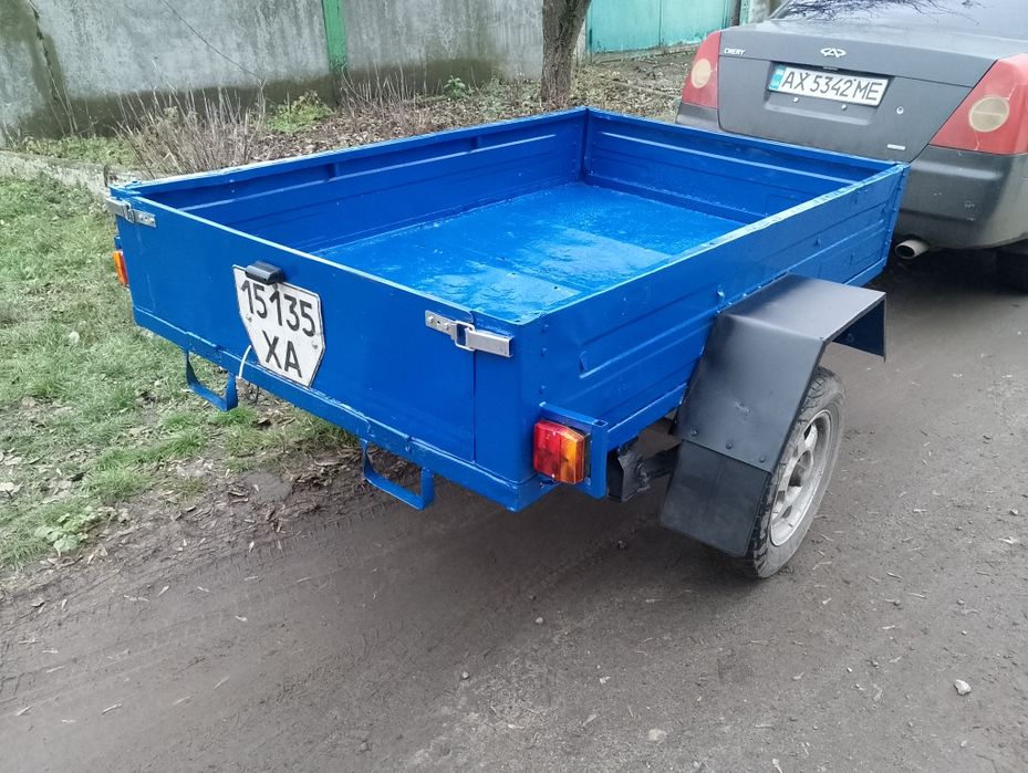 Легковий причіп.