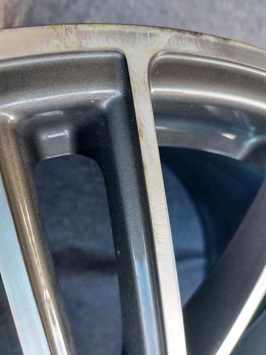 Продам б.в. один диск колісний задній Porsche