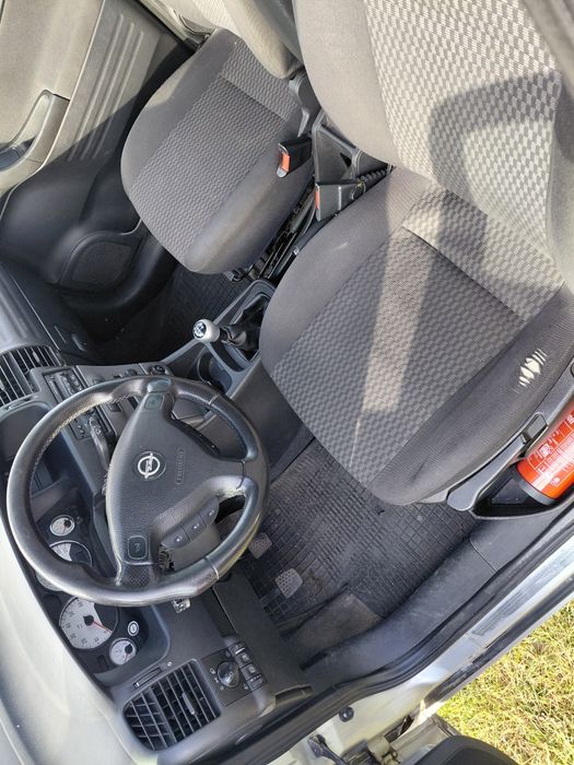 Opel zafira A 1.8 benzyna 2005