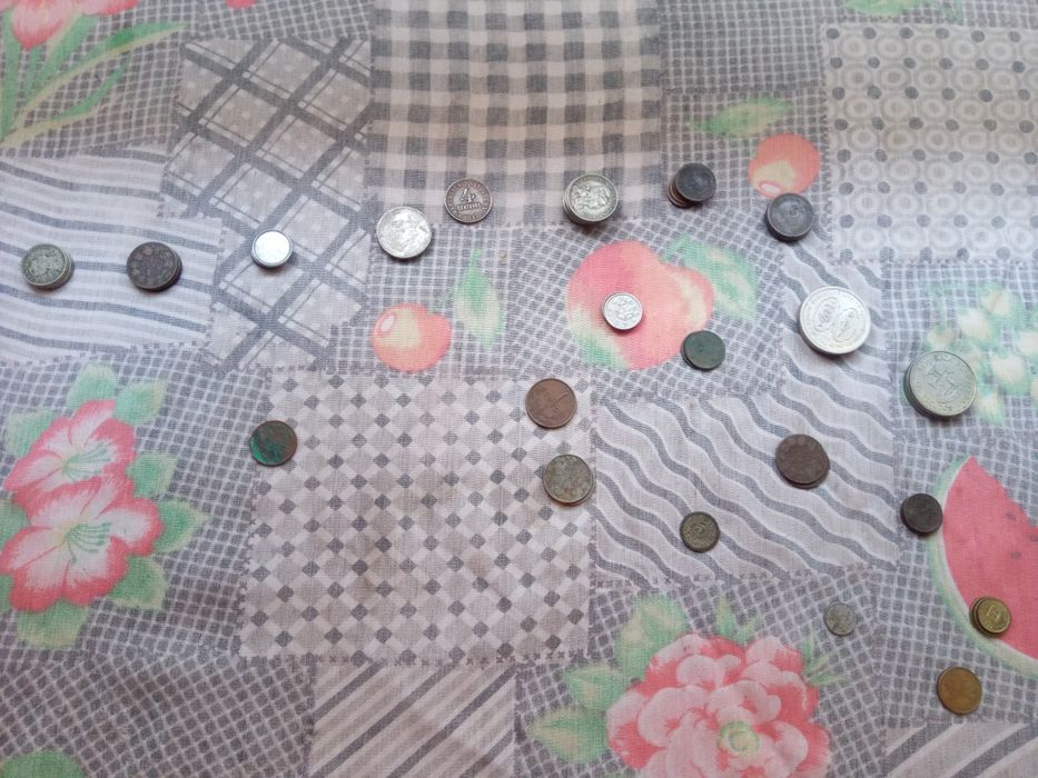 Várias moedas antigas429045376237578242