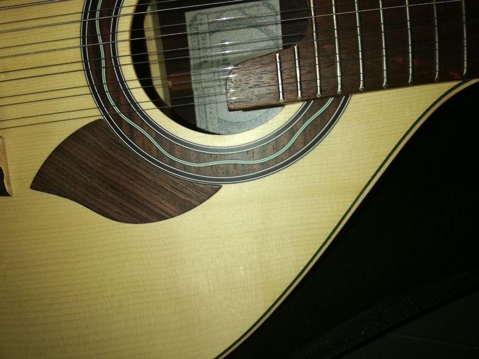 Guitarra Portuguesa de Coimbra em madeira maciça natural