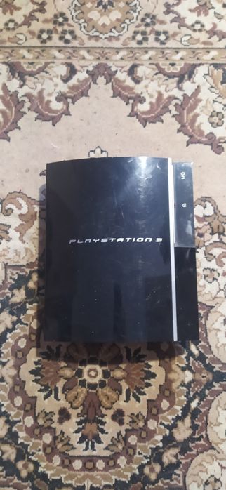 PS3 не вмикається, пікає і вимикається, продається на запчастини