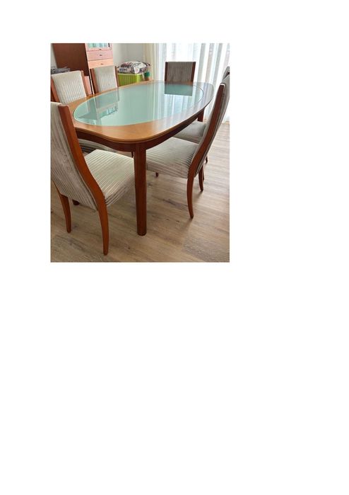 Mesa de Jantar Oval e 6 Cadeiras