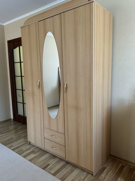 продам спальний гарнітур