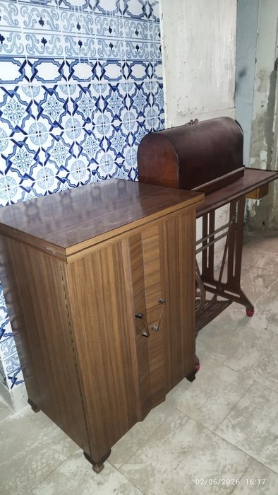 Máquina Singer e Bernina Favorit