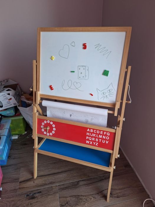 Tablica edukacyjna,dwustronna,magnetyczna  i kredowa ,duża,drewniana.