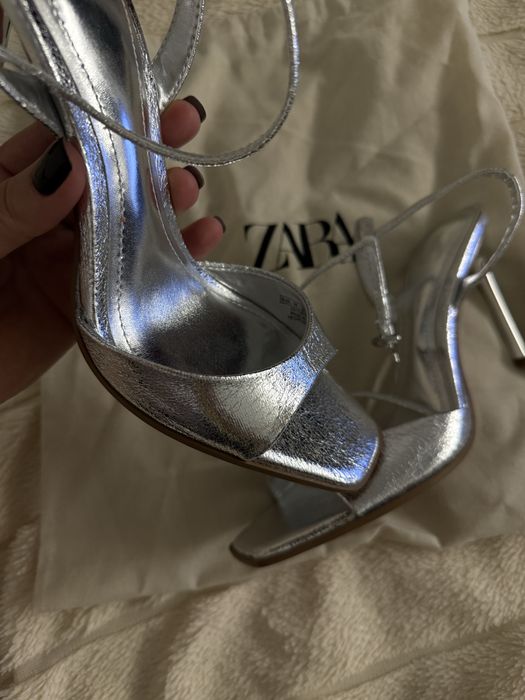 Продам босоніжки ZARA