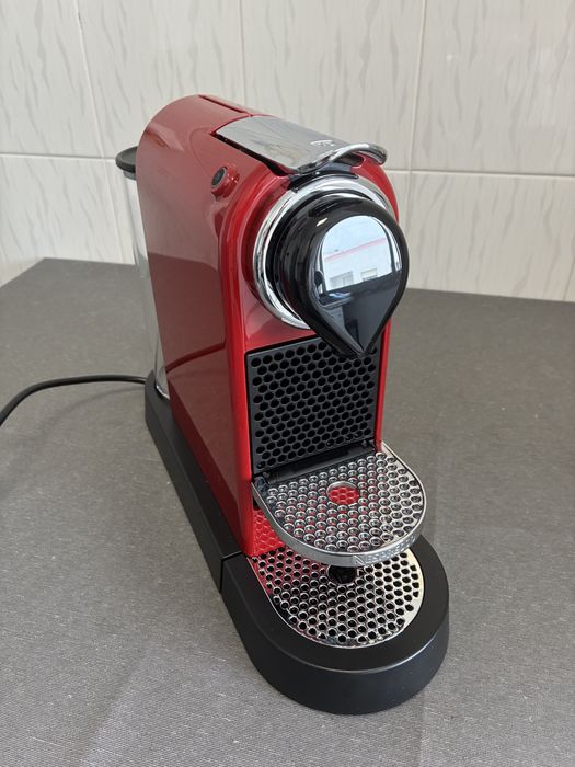 Maquina Nespresso CitiZ Vermelha