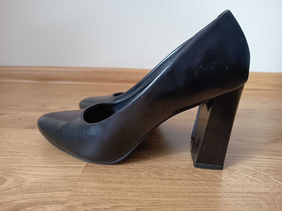 Czółenka damskie na słupku 9,5 cm / rozmiar 41