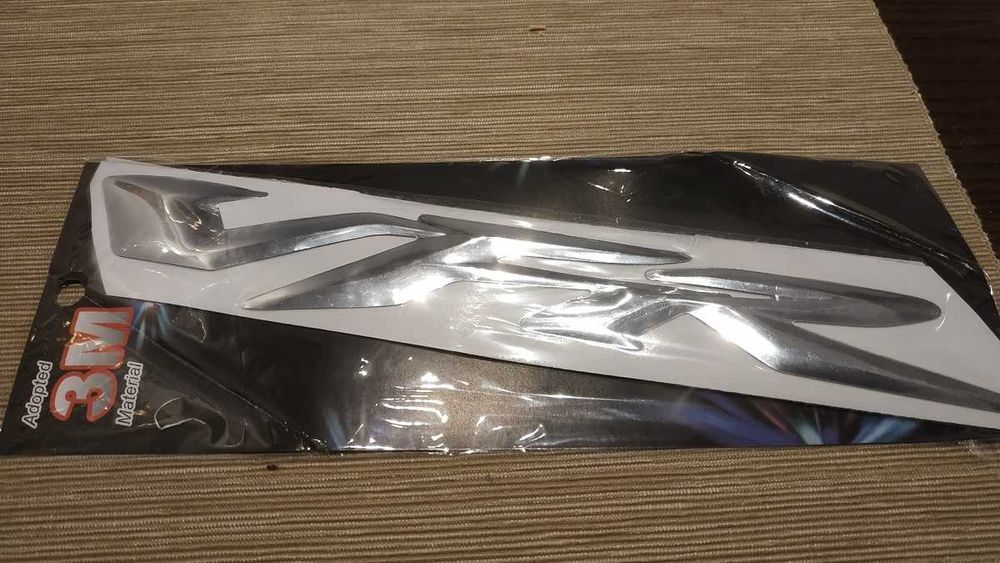 Autocolantes em relevo prateados Honda VFR 800 VTEC 2002 a 2013 NOVOS