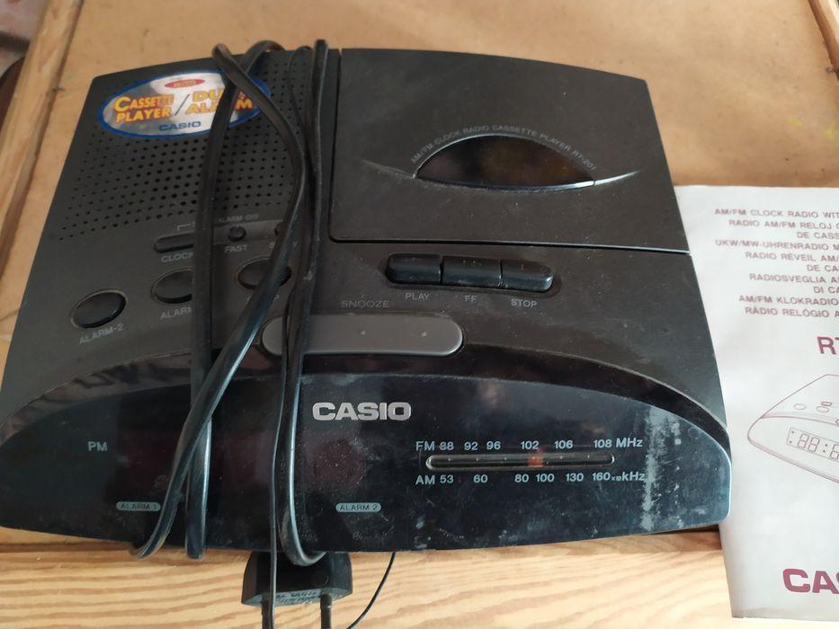 Casio RT-201  Радио/часы/плеер  Винтаж)