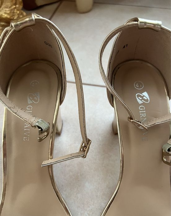 Босоніжни жіночі