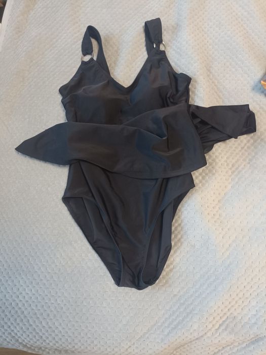 Купальник з спідницею. Підійде для вагітних