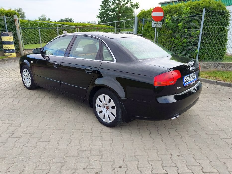 Audi a4b7 2.0 TDI 140km  Polski salon  2 kpl kół