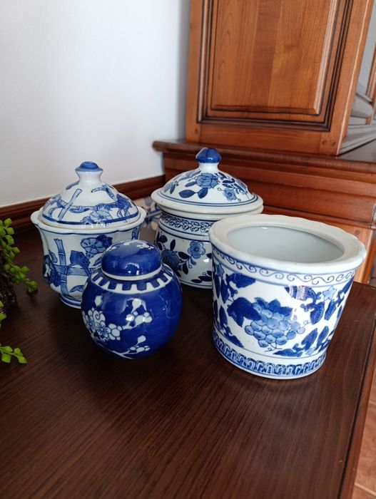 Conjunto de potes de cerâmica