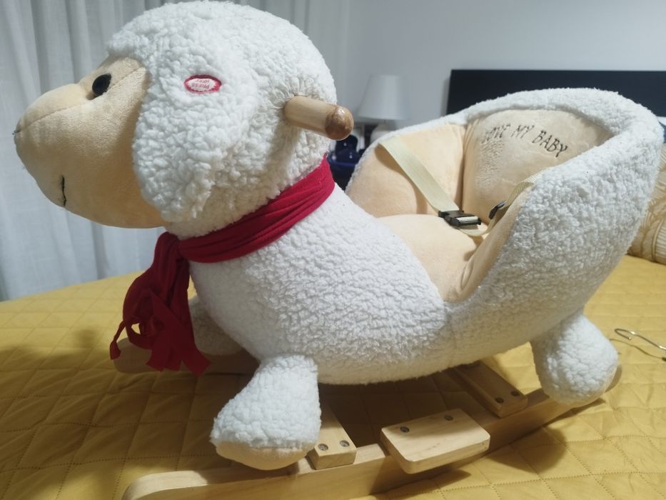 Vendo baloiço de ovelha