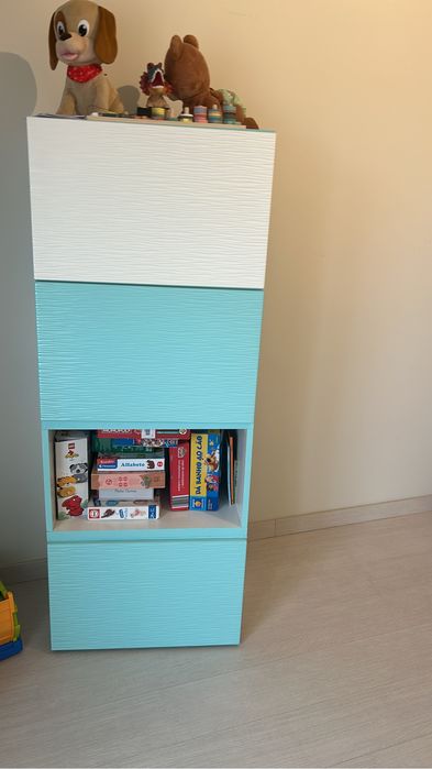 Mobiliario de arrumação em ótimo estado