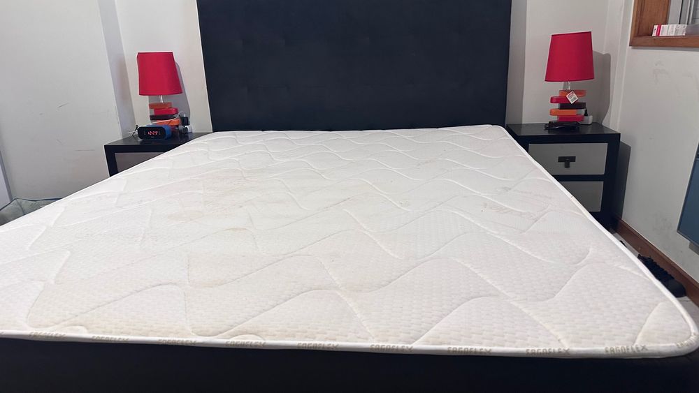 Sofá cama emEstado de nova e cama casal completa