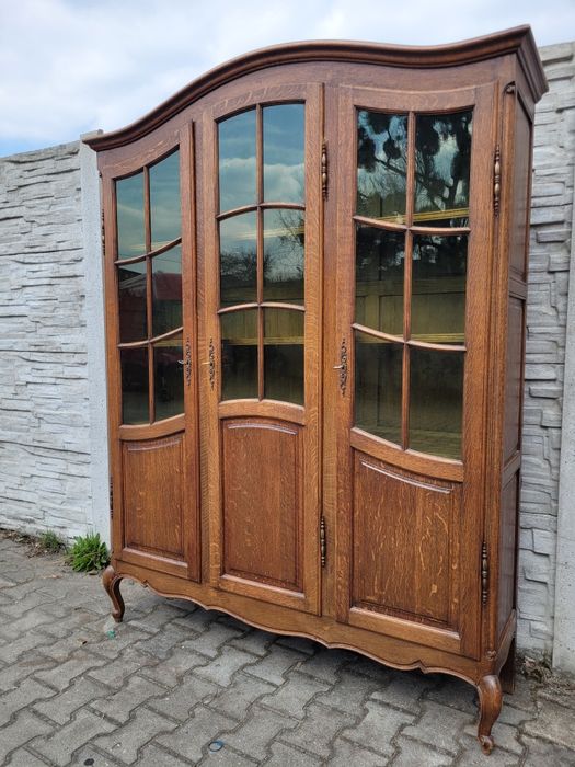 Elegancka dębowa witrynka Ludwikowska.