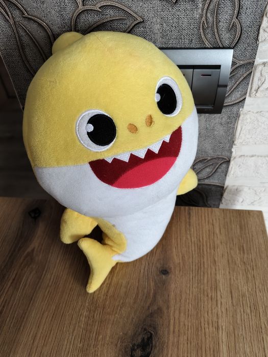 Baby SHARK інтерактивний акульонок.