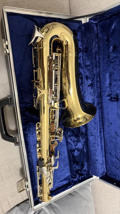 Saxofone alto da marca Amati Kraslice