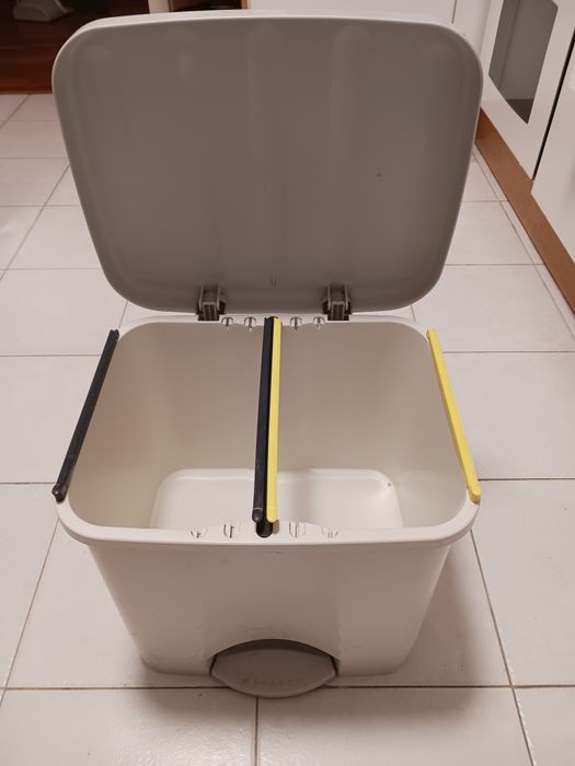 Caixote de lixo 10lt. com separador