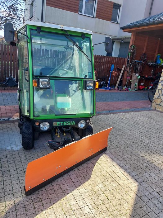 Etesia 124DX    4X4 faktura Vat z kabina ogrzewana