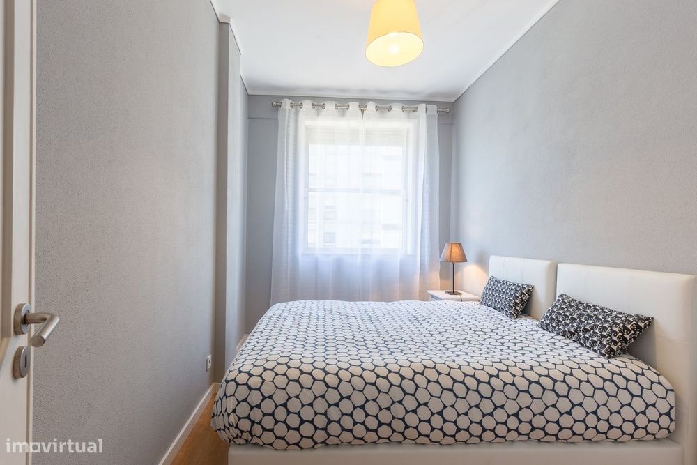 Apartamento T1 no Bonfim com varanda e elevador