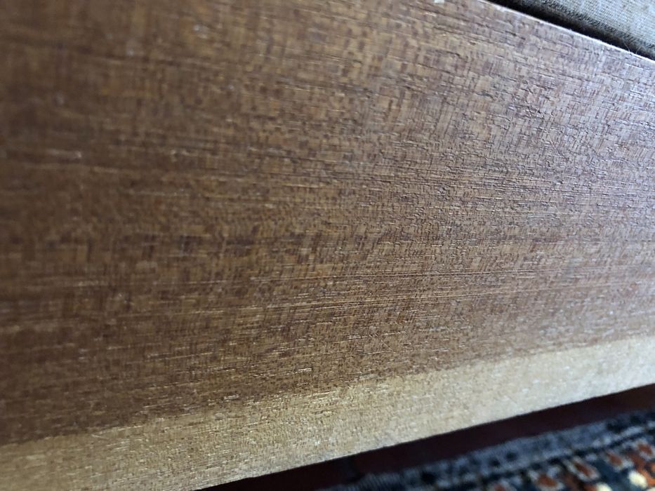 Червоне дерево «махонь»