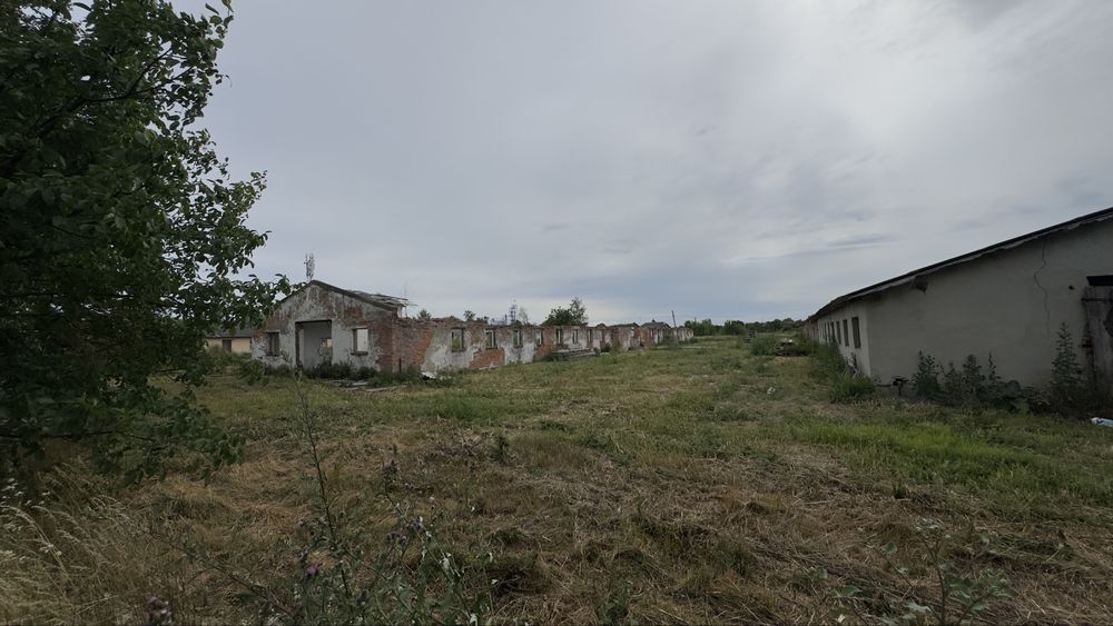 Продаж складського приміщення (колишня ферма) с. Лисятичі