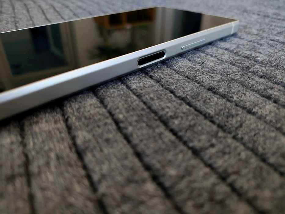 Компактный смартфон Sharp AQUOS S52D 6.39IGZO+OLED 240Гц, 2SIM, NFC