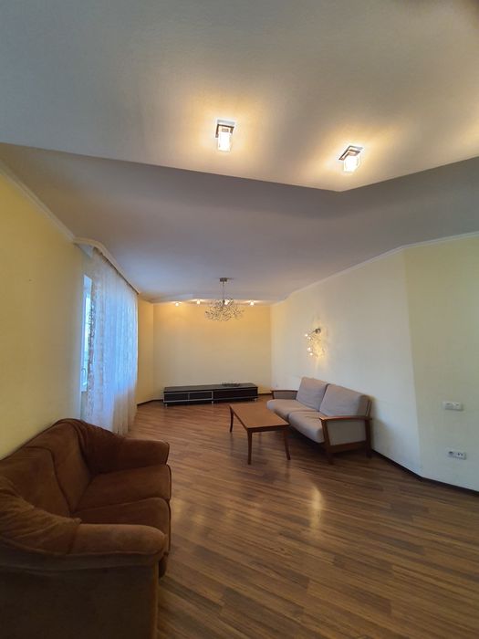 Здам 3-х кімнатну квартиру по вул. Подільській. Власник.