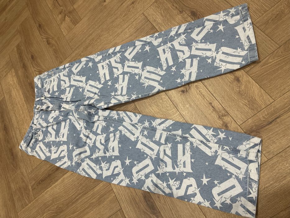 Джинси Bershka стильні та модні