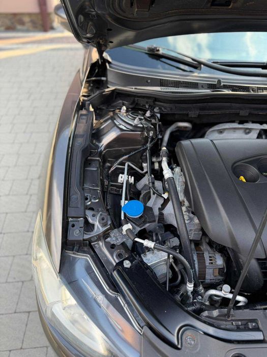 Mazda 6 2.5 бензин Sky Active 2015