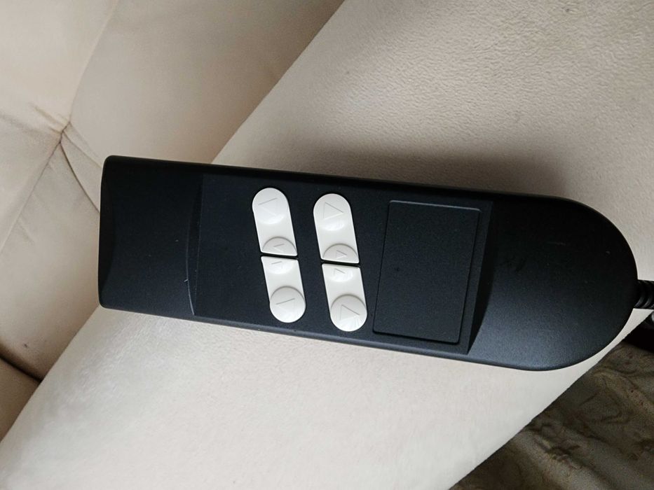 Poltrona colunex regulável eletricamente (como nova)