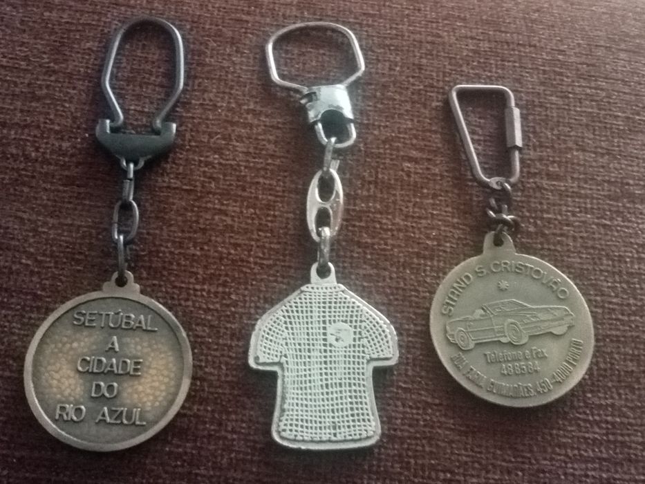 Três porta chaves colecionáveis