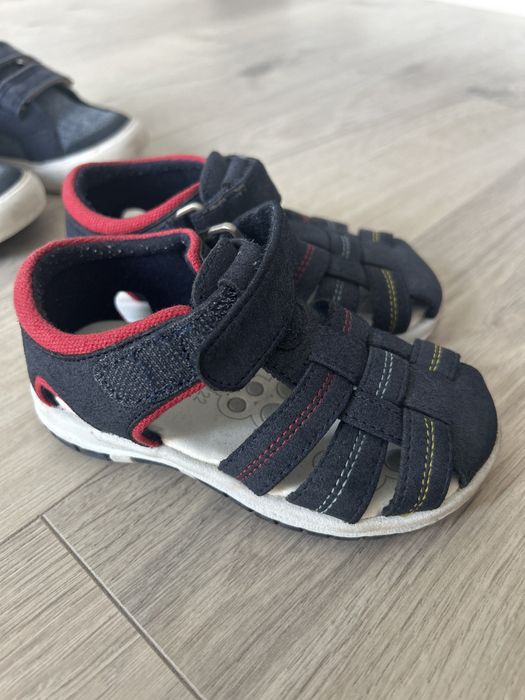 3 parea de sapatos bebe 22