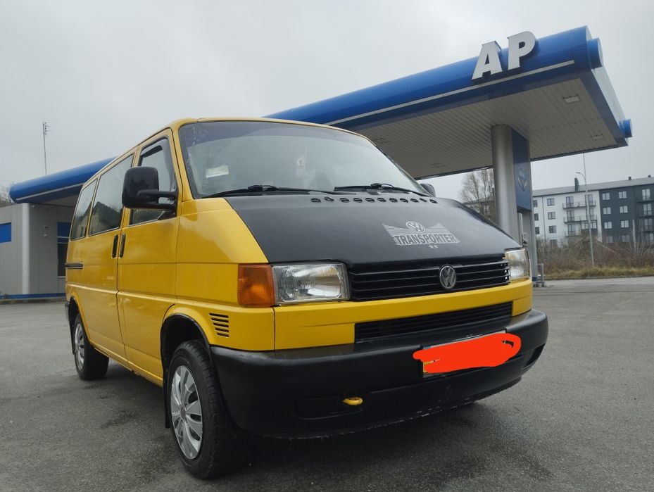 Фольксваген транспортер т-4   2002 року випуску, пасажир 9 місць