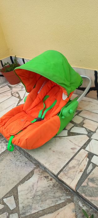 Cadeira de Criança /  Ovinho