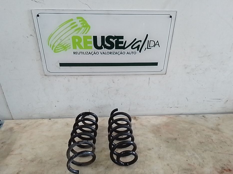Mola de suspensão trás esquerda RENAULT Clio IV (BH_)