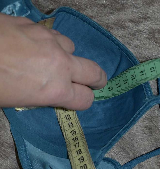 Шикарный веклюровый бюстгальтер Victoria's Secret (80C)