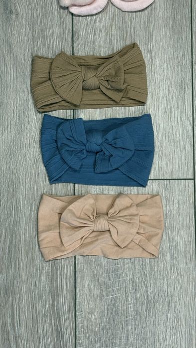 Повязка на голову, пінетки, топіки, шапочки на дівчинку 0-12 місяців