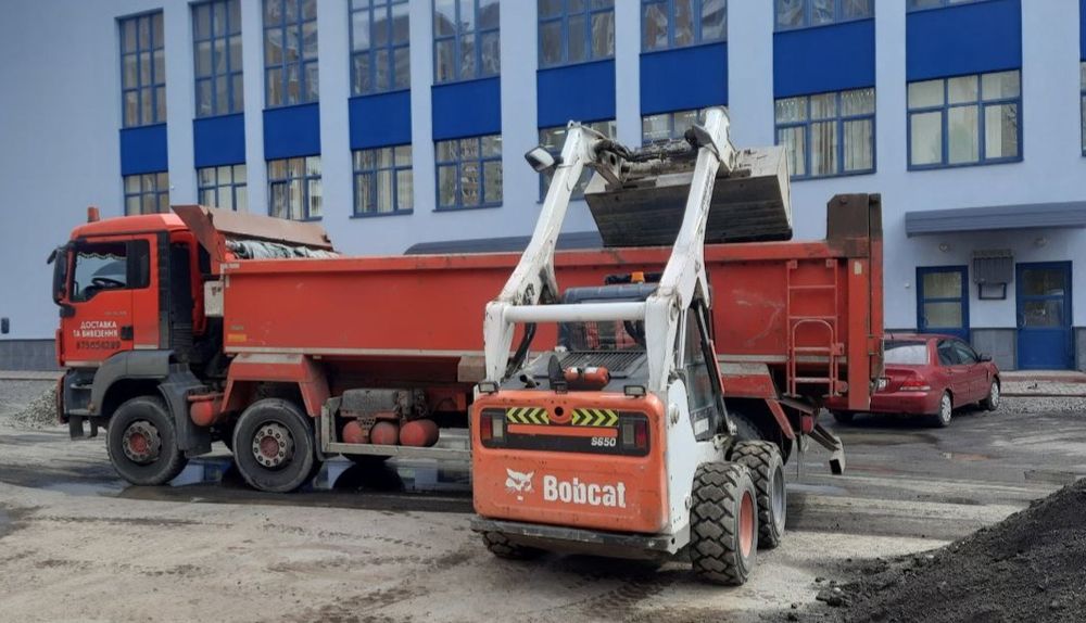 Послуги спецтехніки аренда бобкат бобкет bobcat оренда Bobcat
