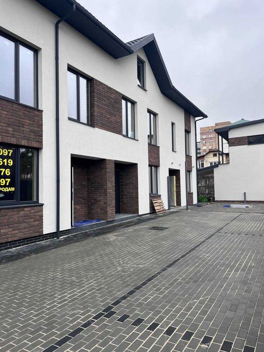 Таунхаус в самому серці Ірпеня, поруч з Центральною площею !